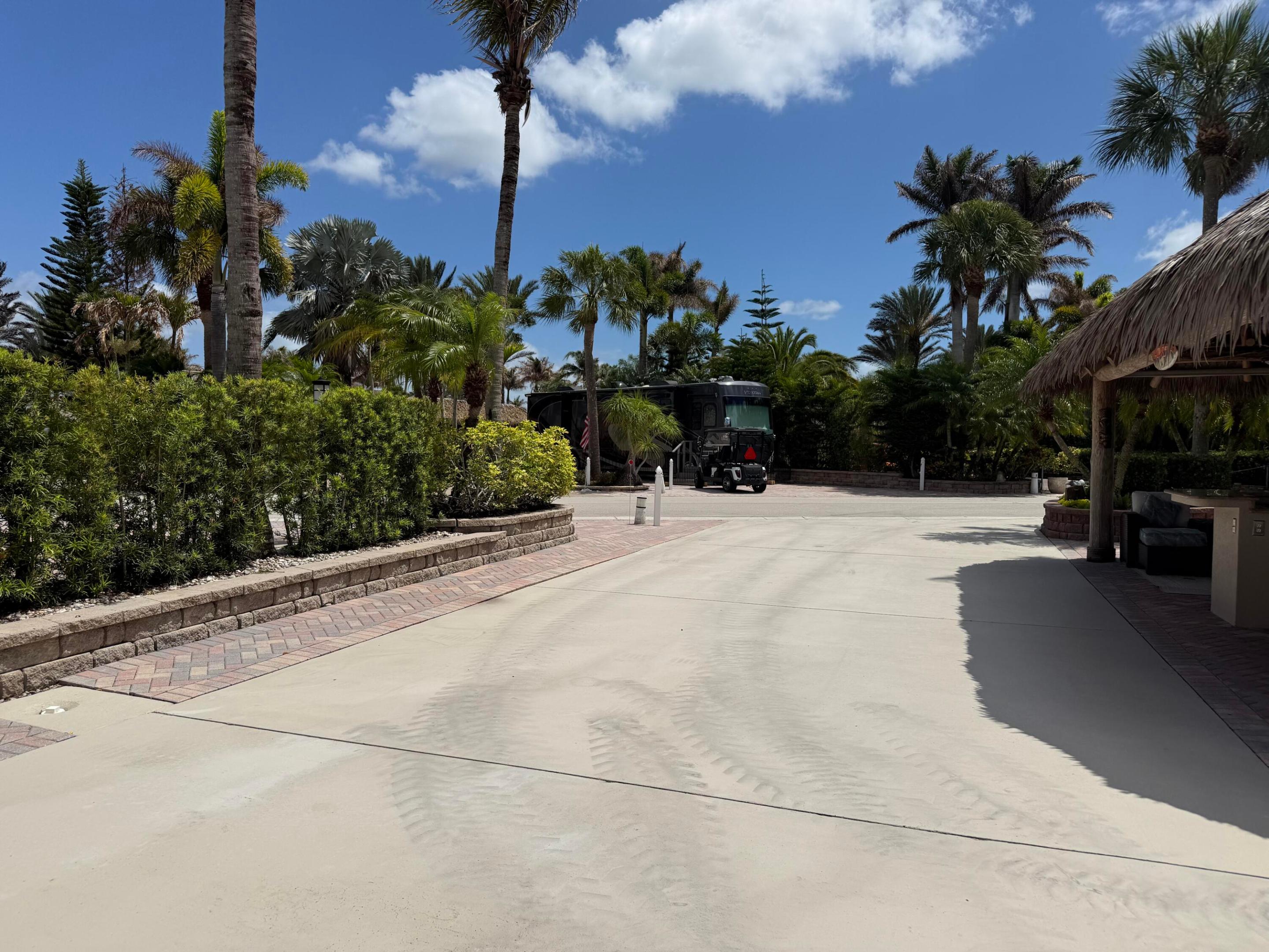 OUTDOOR RESORTS - Land