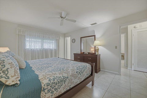 Tiny photo for 500 S Luna Court #4, Hollywood, FL 33021 (MLS # B26088939)