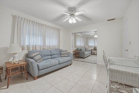 Tiny photo for 500 S Luna Court #4, Hollywood, FL 33021 (MLS # B26088939)