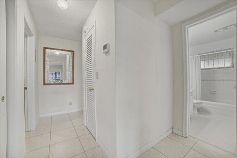 Tiny photo for 500 S Luna Court #4, Hollywood, FL 33021 (MLS # B26088939)