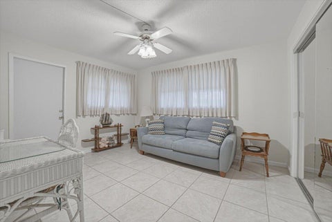 Tiny photo for 500 S Luna Court #4, Hollywood, FL 33021 (MLS # B26088939)