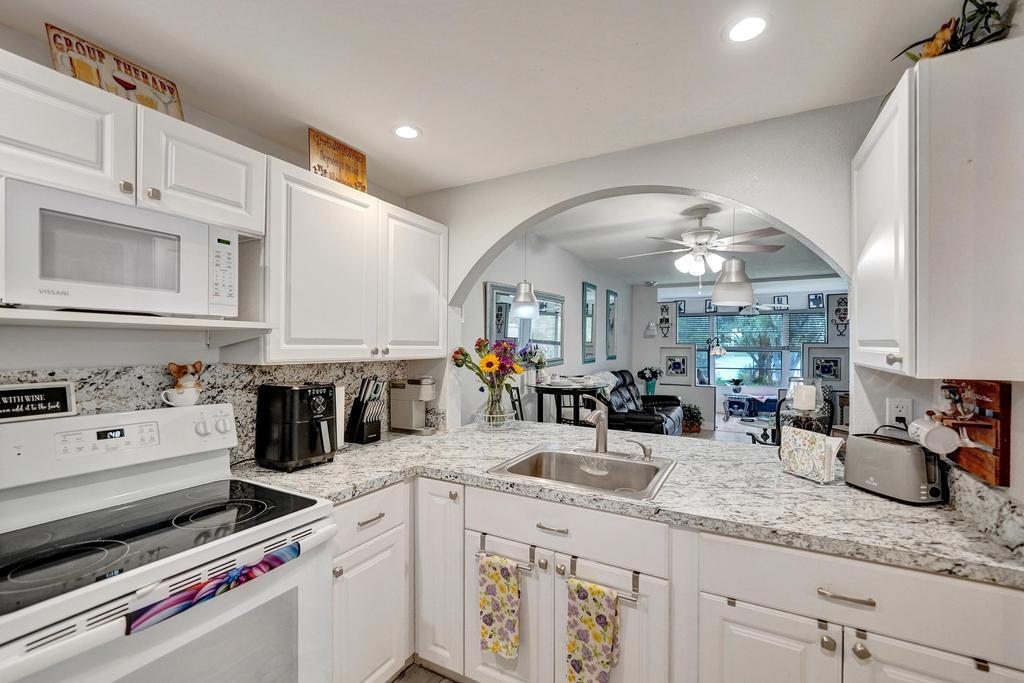 POINCIANA 8 OF PINE ISLAND RIDGE - Residential