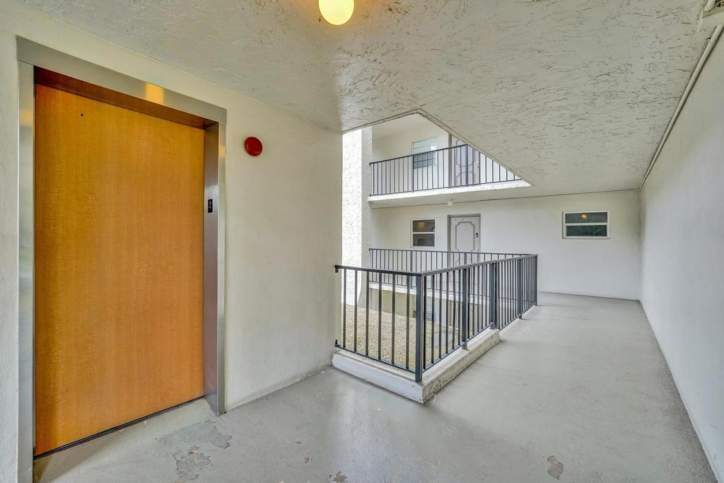 9480 Poinciana Place 201