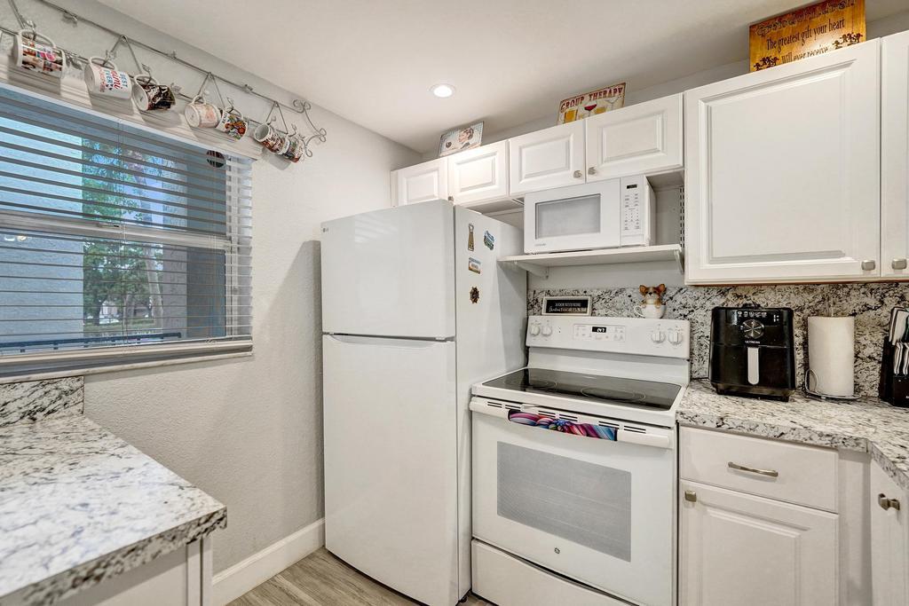 POINCIANA 8 OF PINE ISLAND RIDGE - Residential