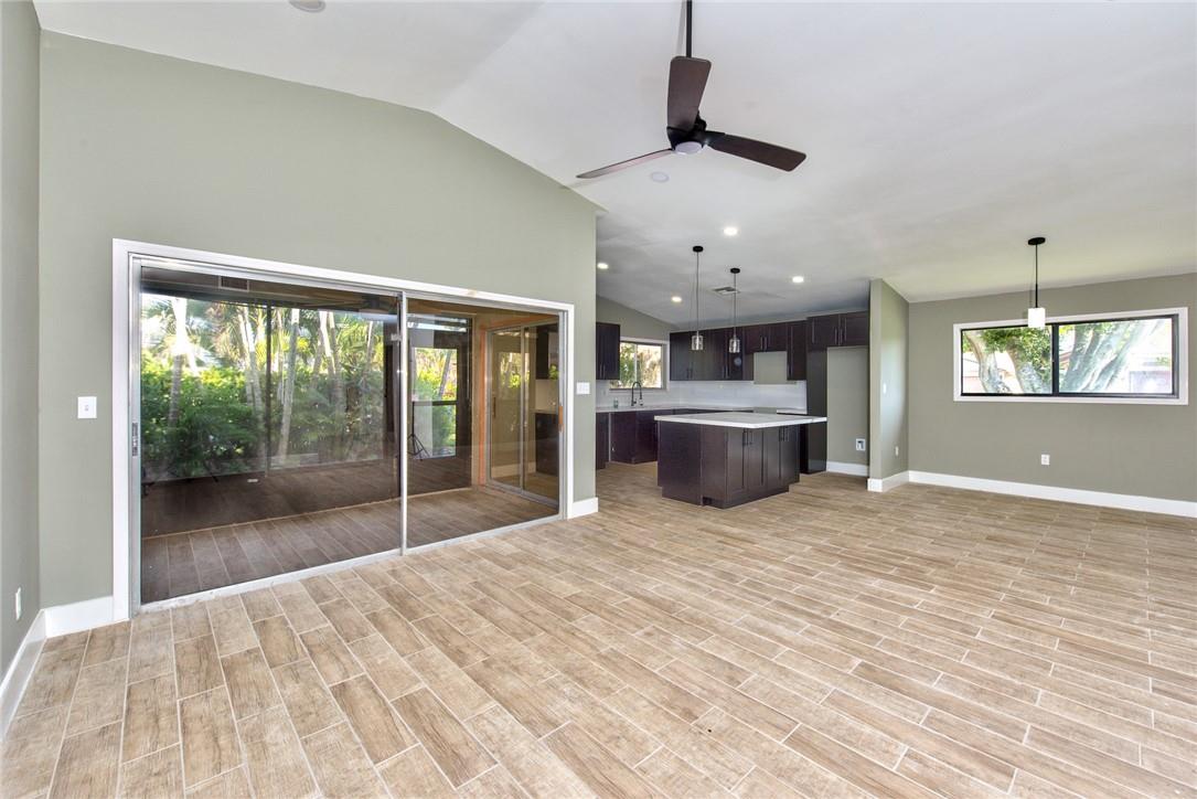 ROYAL WOODS - Residential