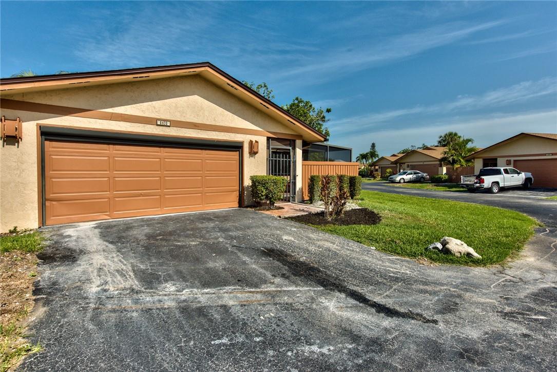 ROYAL WOODS - Residential