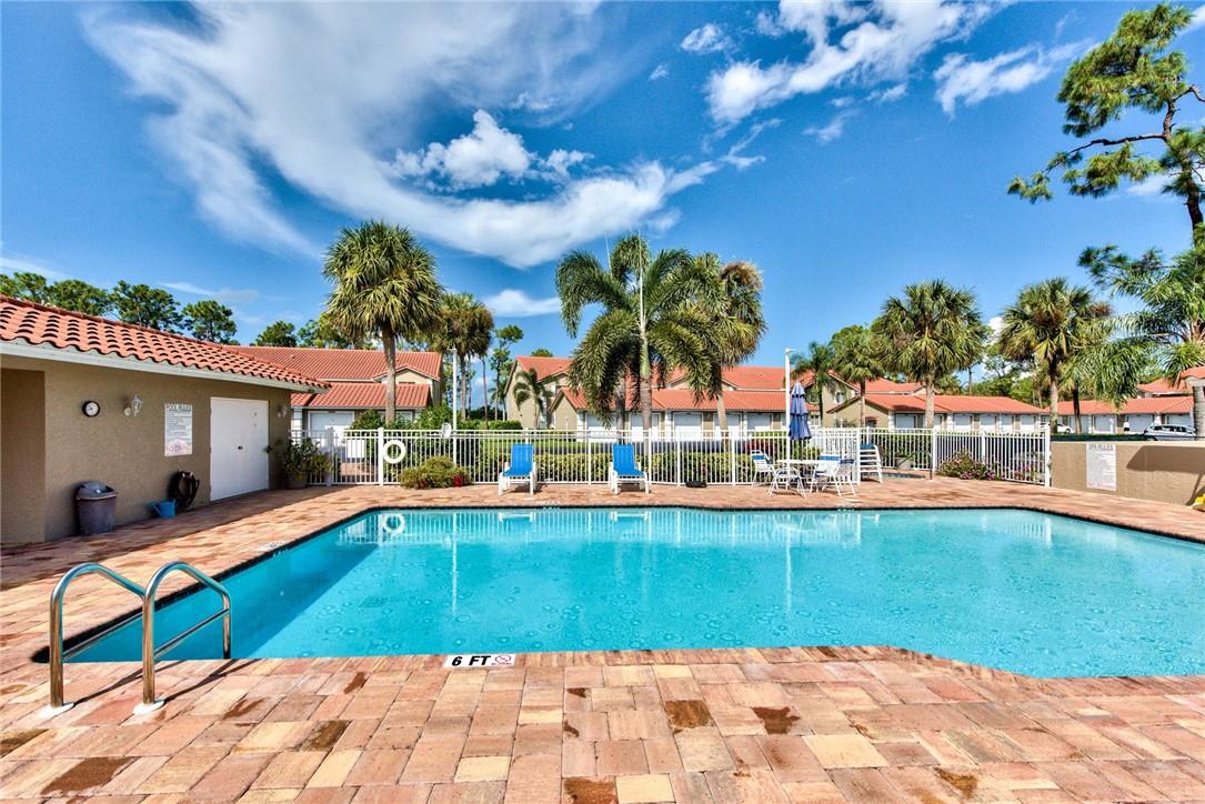 ROYAL WOODS - Residential