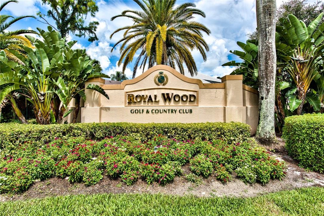ROYAL WOODS - Residential