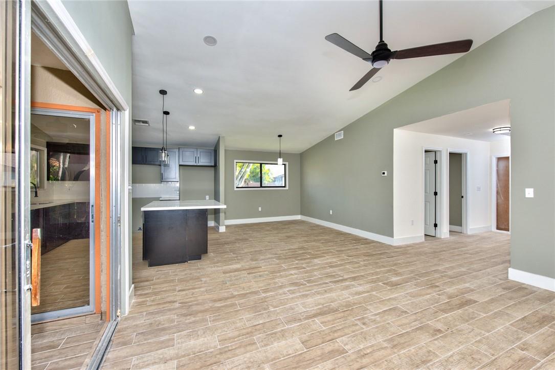 ROYAL WOODS - Residential