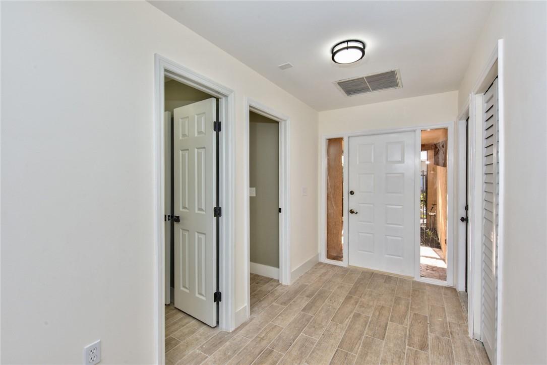 ROYAL WOODS - Residential