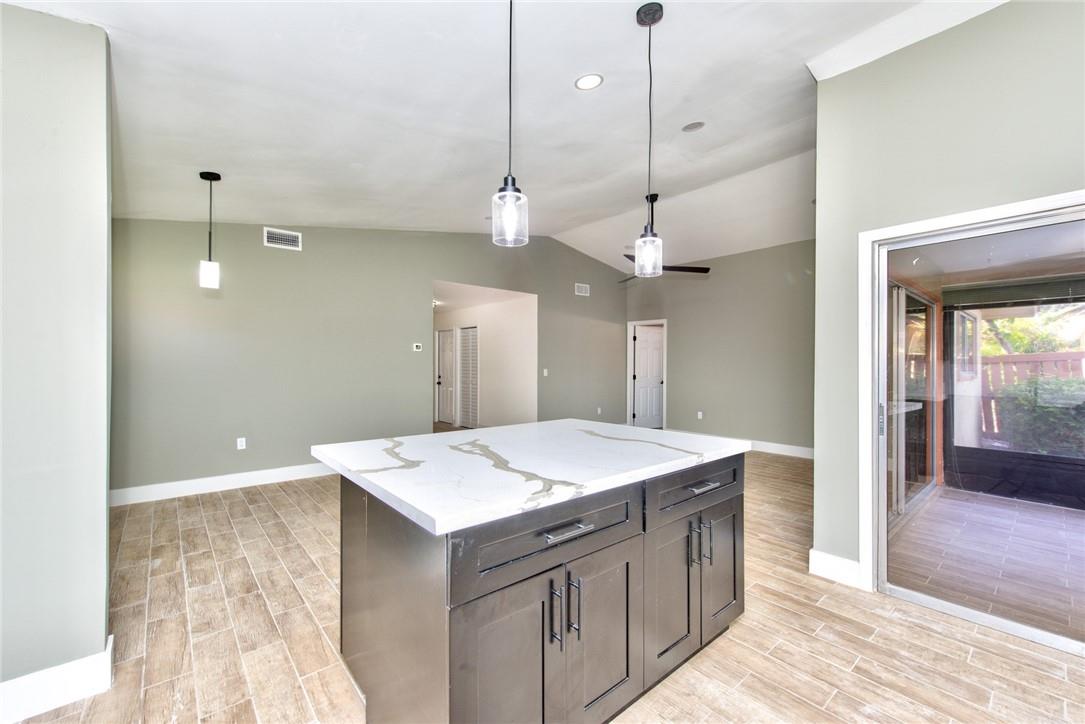 ROYAL WOODS - Residential