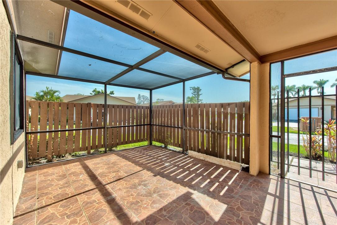 ROYAL WOODS - Residential