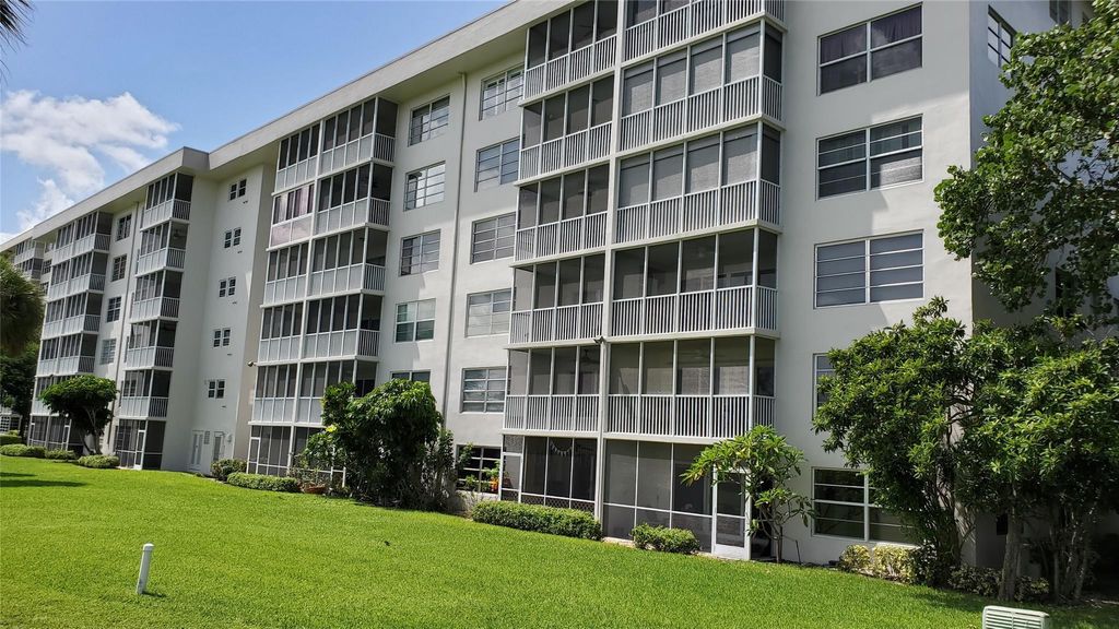Photo of 3000 N Palm Aire Drive #306, Pompano Beach, FL 33069 (MLS # F10450847)