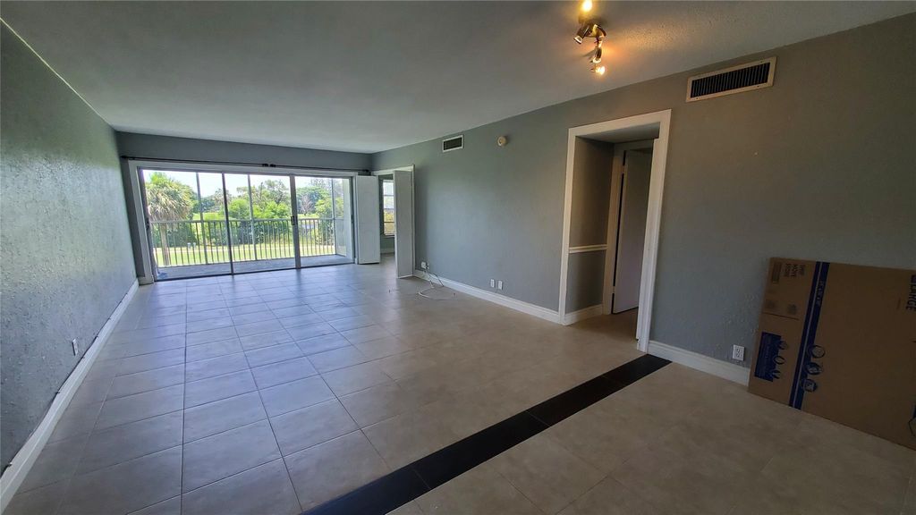 Photo of 3000 N Palm Aire Drive #306, Pompano Beach, FL 33069 (MLS # F10450847)
