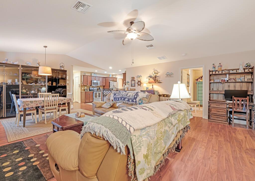 SPANISH LAKES ONE LEASEHO - Residential