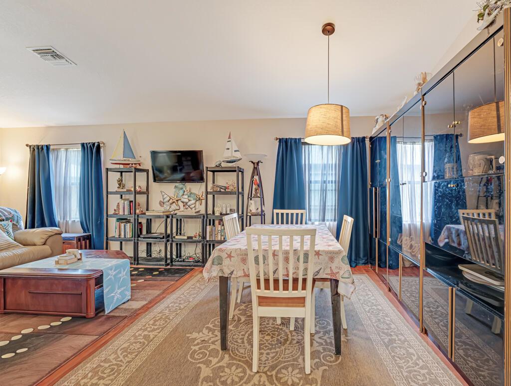 SPANISH LAKES ONE LEASEHO - Residential