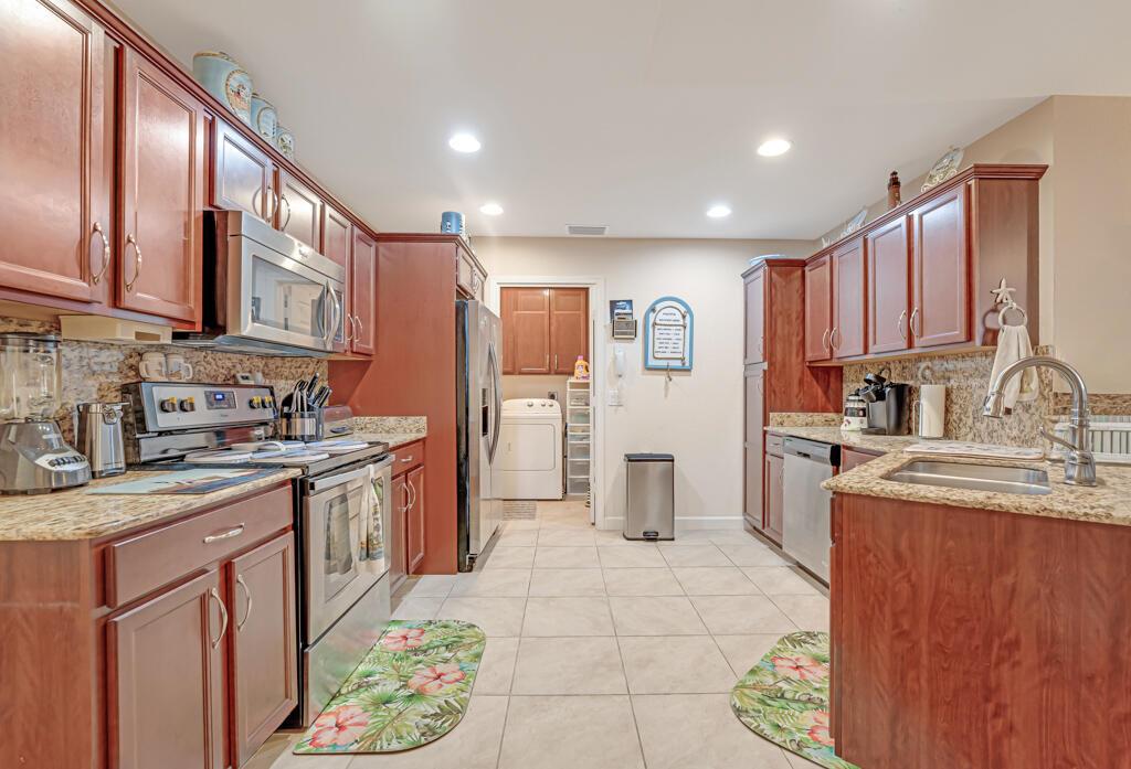 SPANISH LAKES ONE LEASEHO - Residential