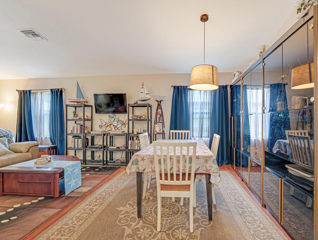 SPANISH LAKES ONE LEASEHOLD ESTATES - Residential