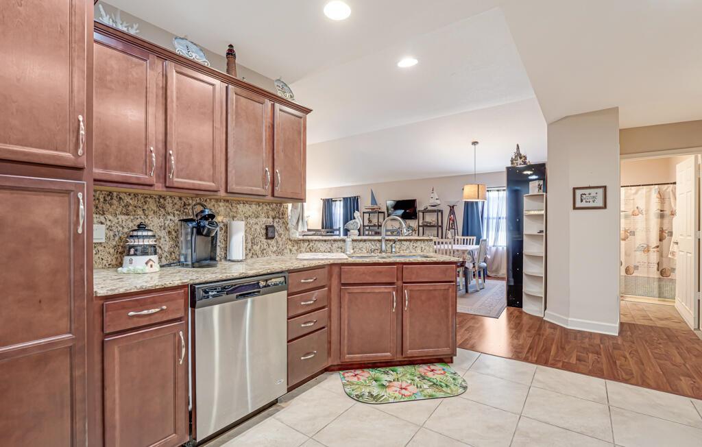 SPANISH LAKES ONE LEASEHO - Residential