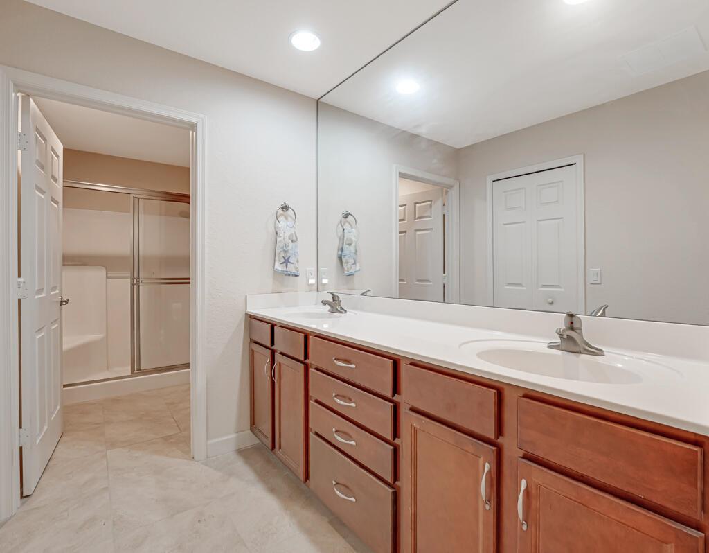 SPANISH LAKES ONE LEASEHO - Residential