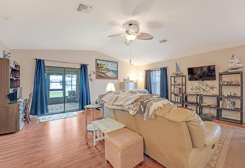 SPANISH LAKES ONE LEASEHO - Residential