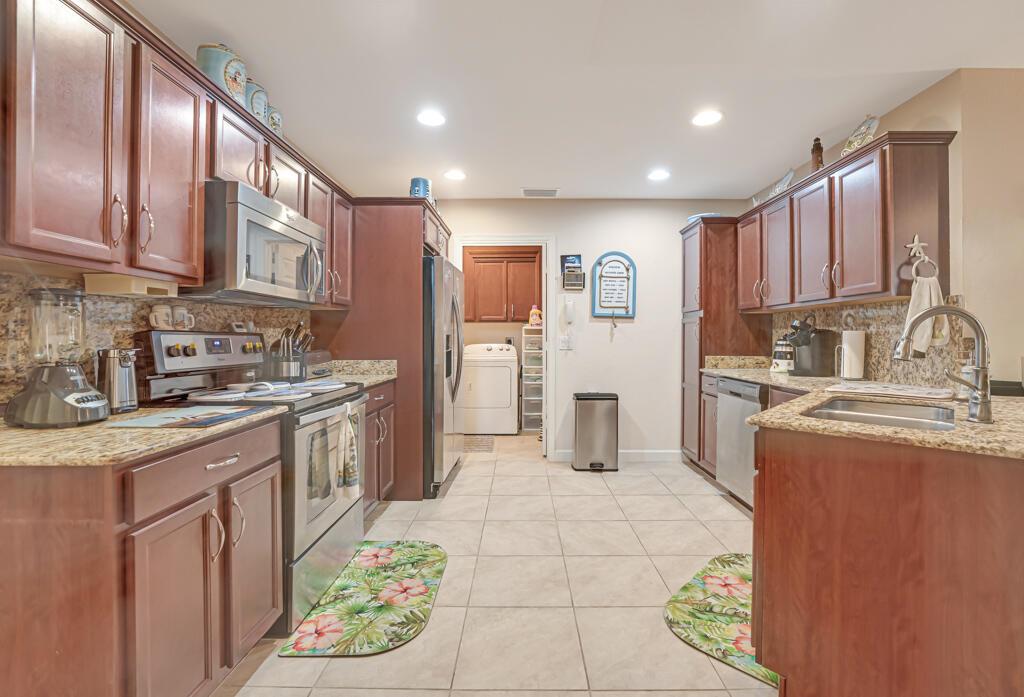 SPANISH LAKES ONE LEASEHO - Residential