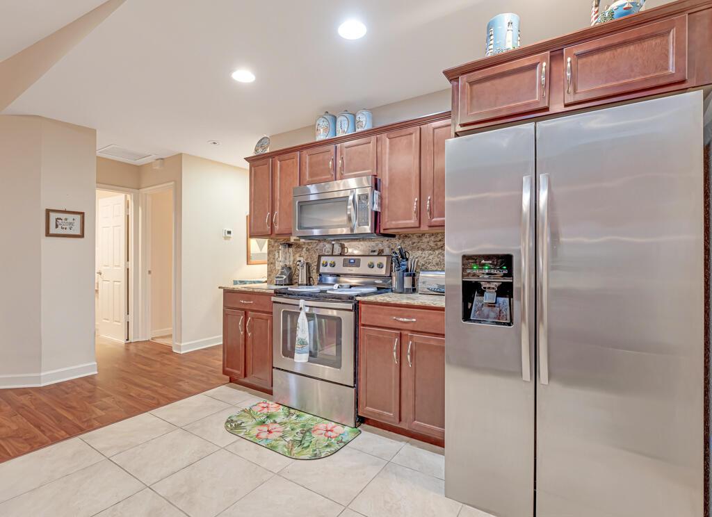 SPANISH LAKES ONE LEASEHO - Residential