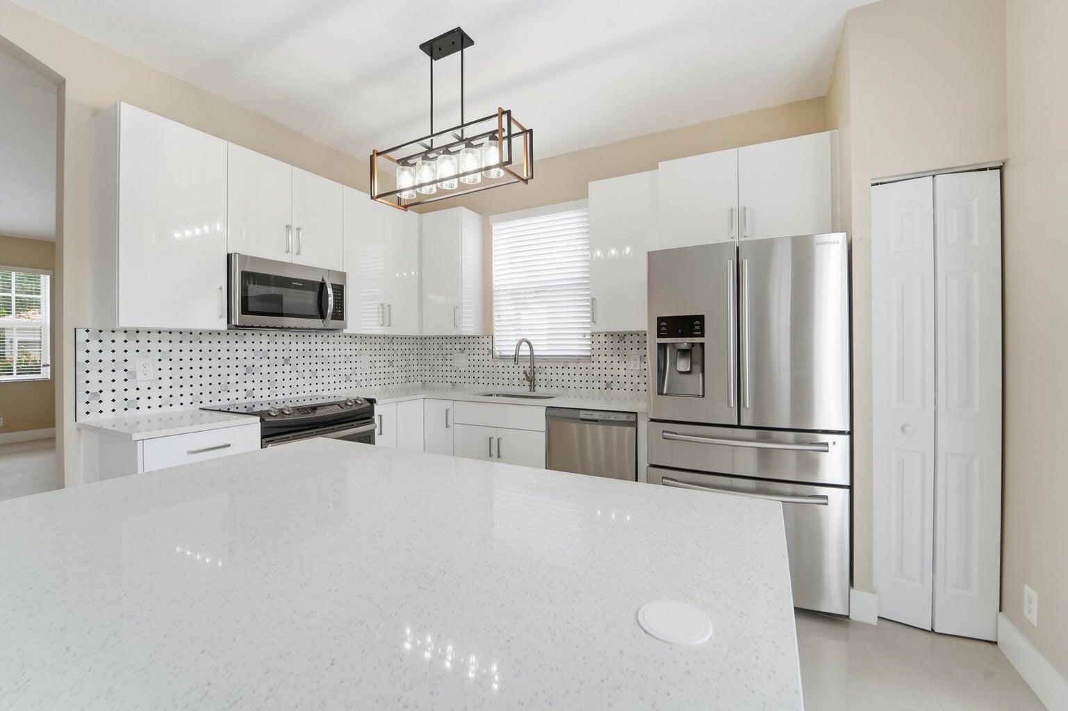 Properties 1780 PIERSIDE Circle