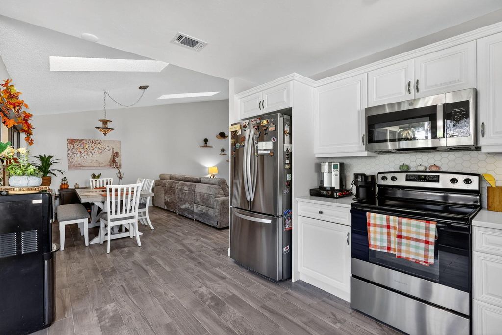 Photo of 235 SW 29th Avenue, Delray Beach, FL 33445 (MLS # R11144241)