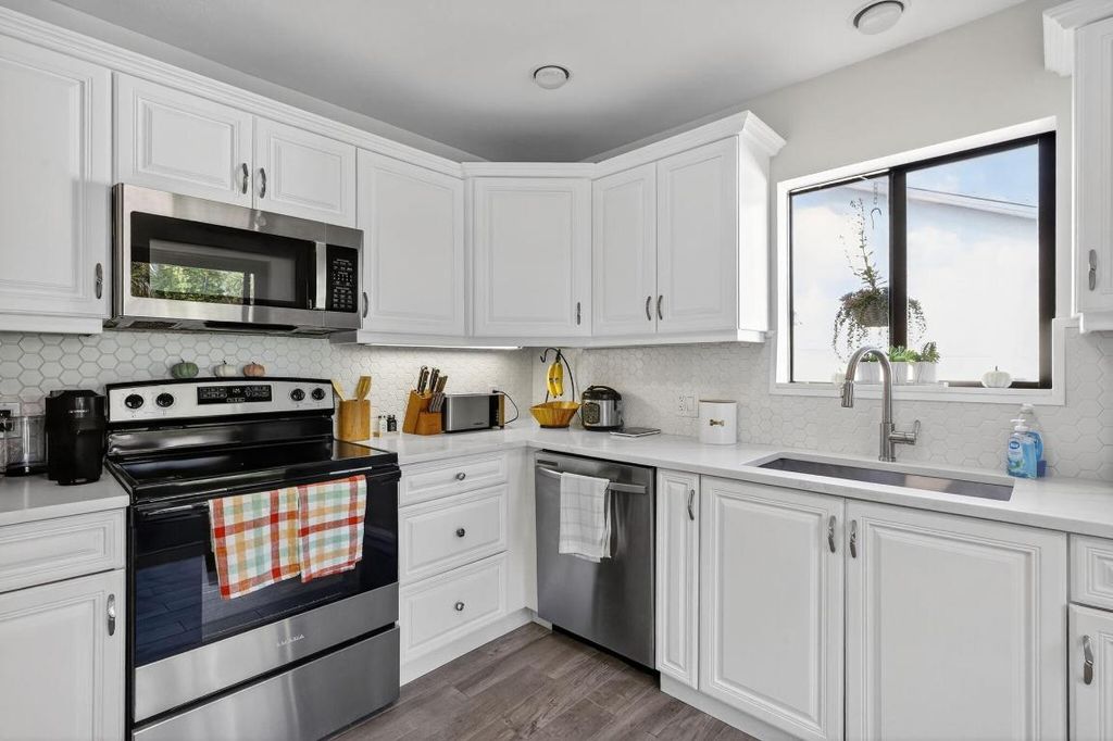 Photo of 235 SW 29th Avenue, Delray Beach, FL 33445 (MLS # R11144241)