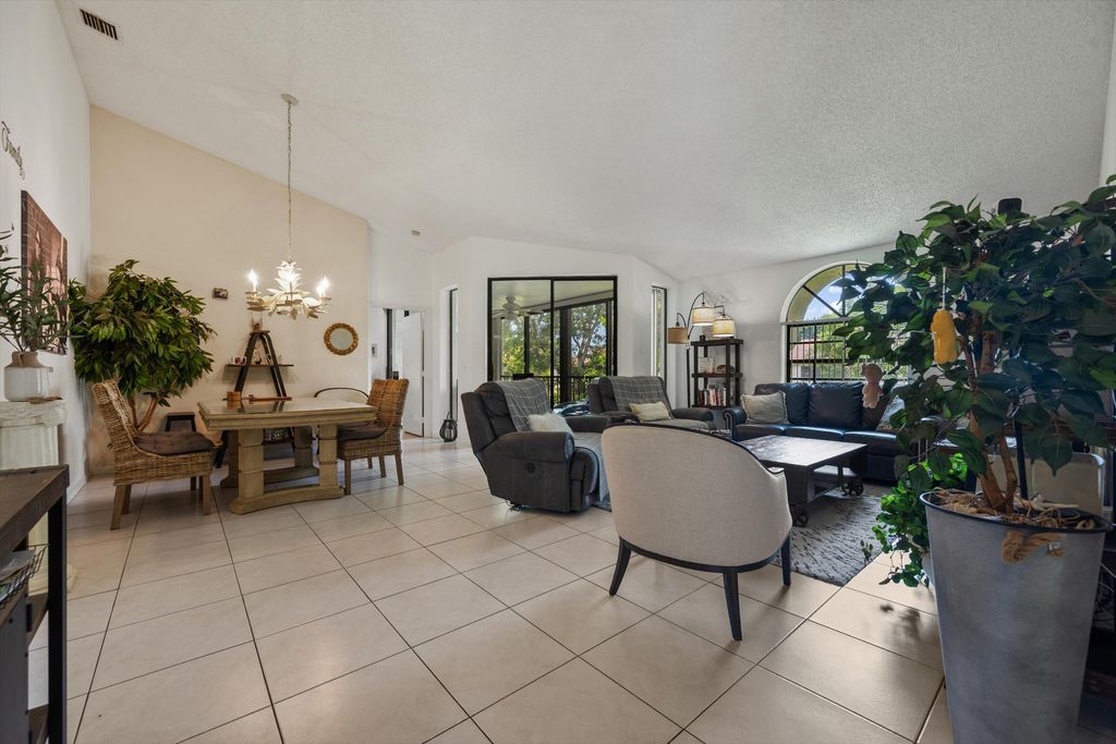 Photo of 5136 Floria Drive #M, Boynton Beach, FL 33437 (MLS # R11112562)