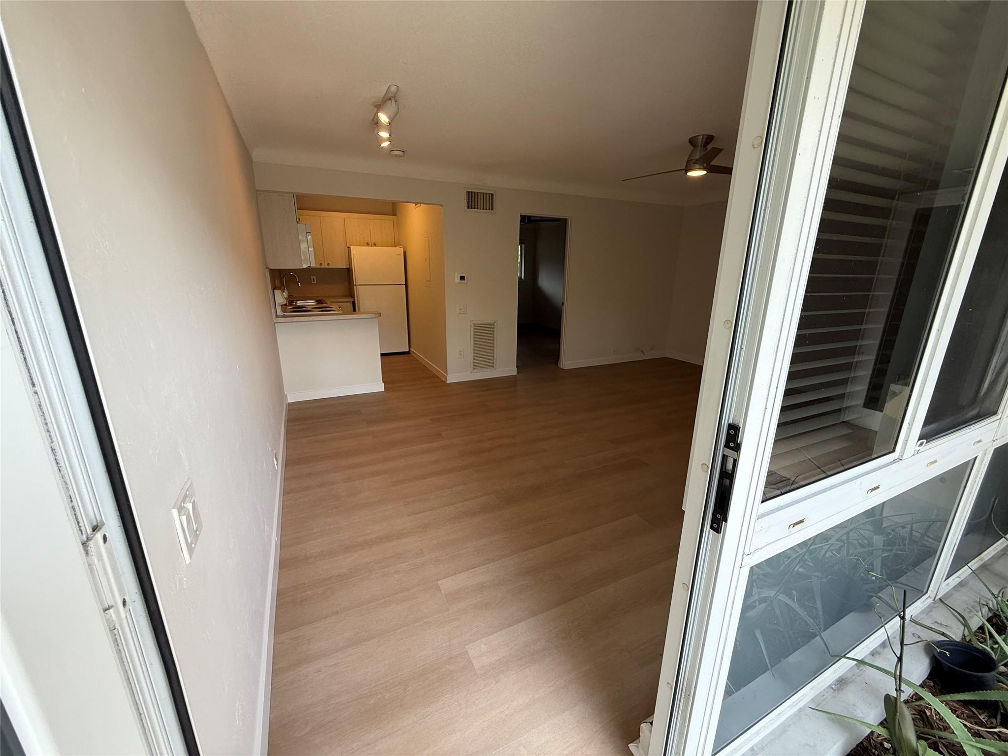 CORAL RIDGE COUNTRY CLUB - Residential Lease