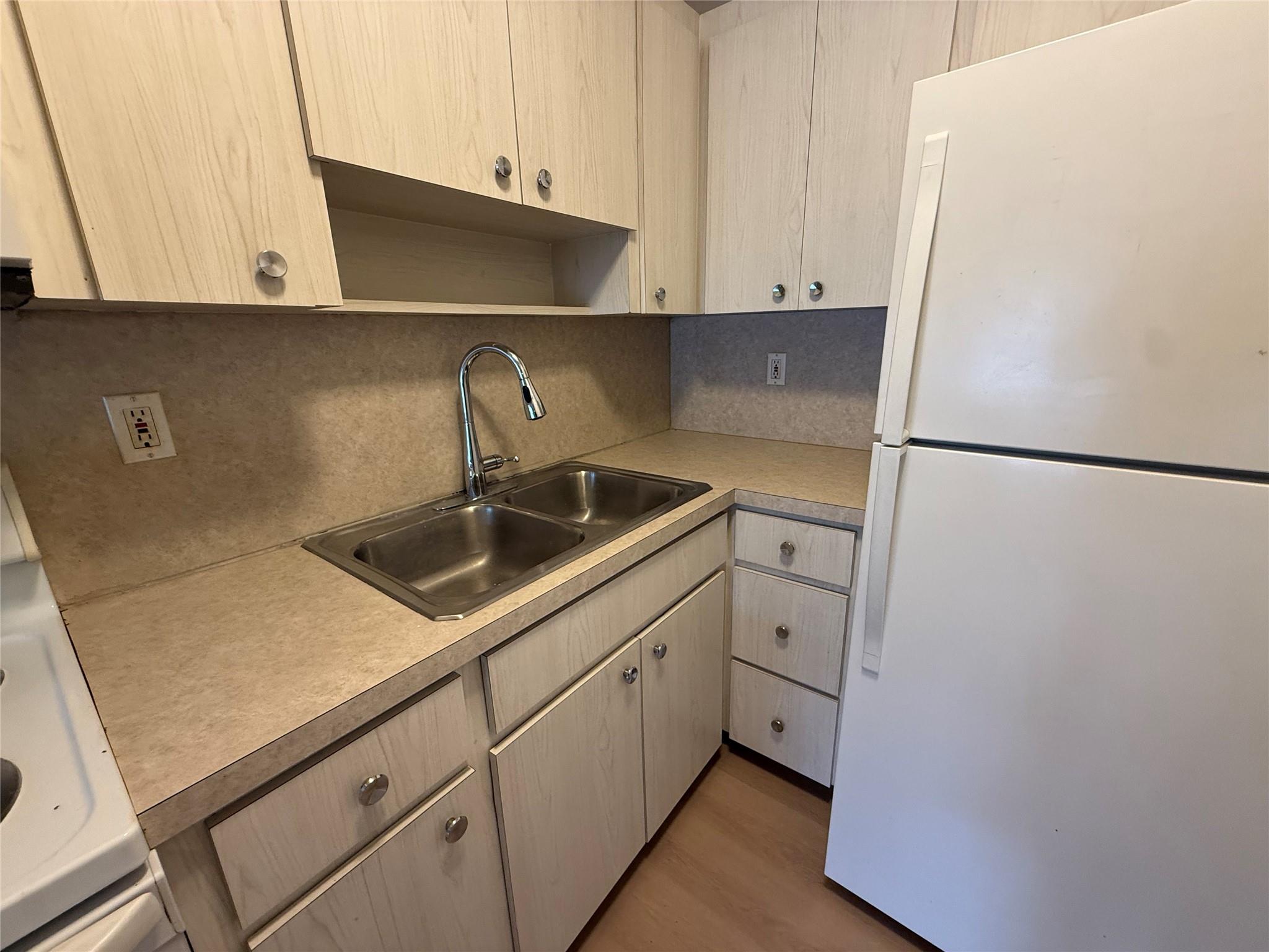 CORAL RIDGE COUNTRY CLUB - Residential Lease