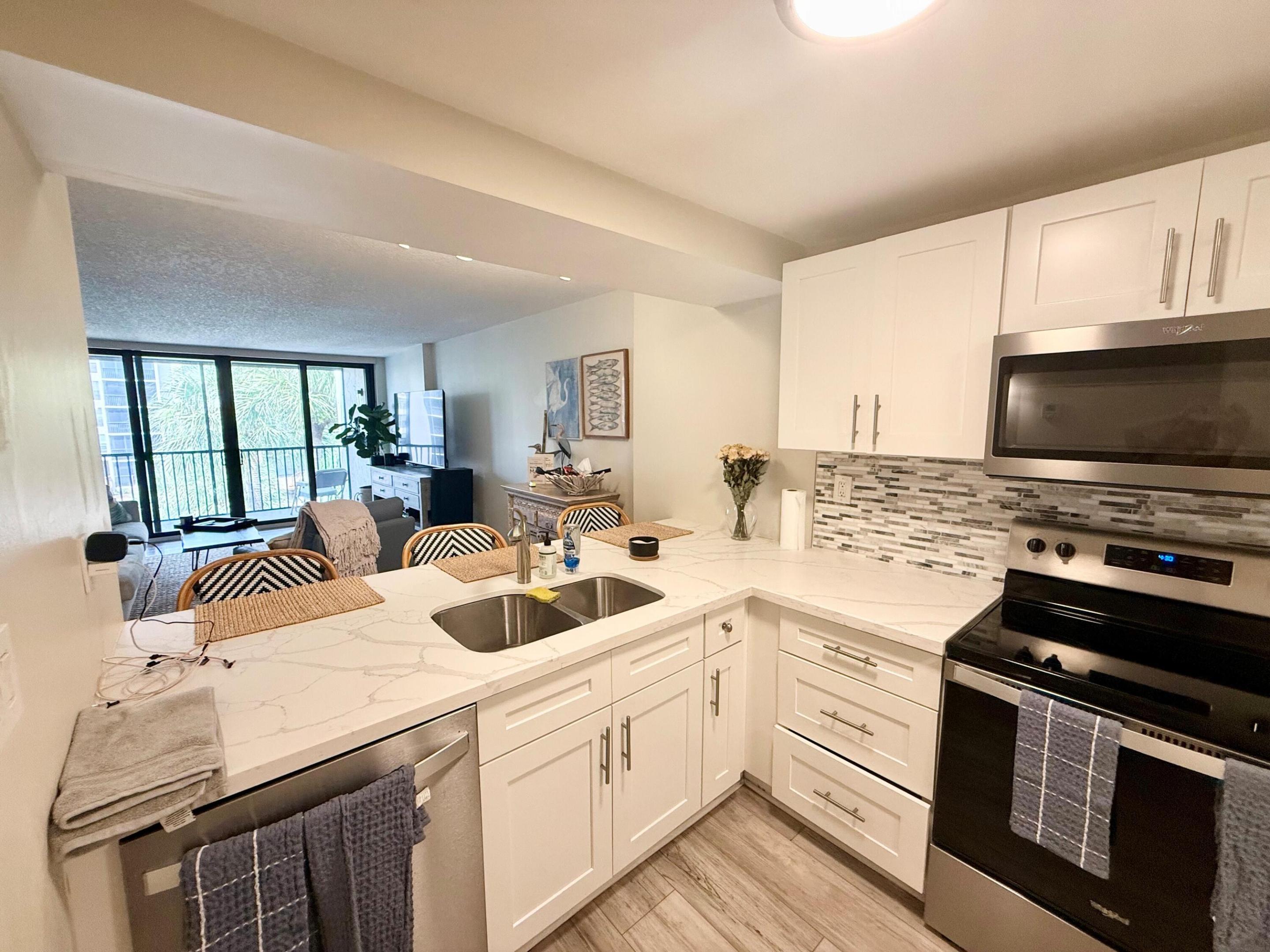 11 Royal Palm Way Ph 303