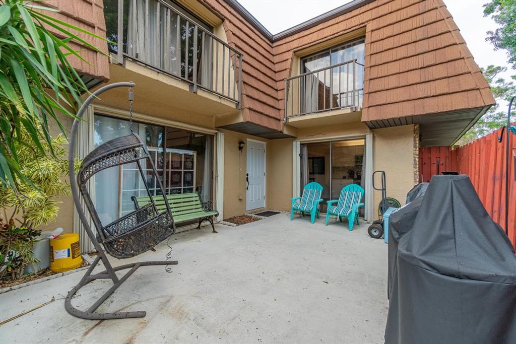 Photo of 1440 N Lawnwood Circle #22a, Fort Pierce, FL 34950 (MLS # R10885660)