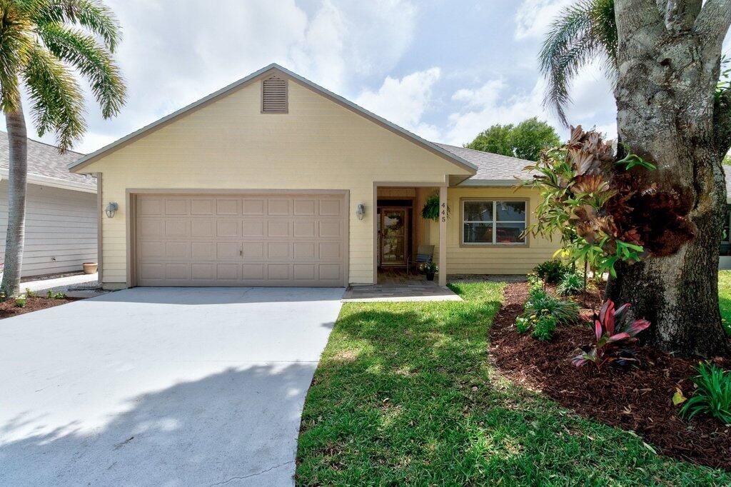 Photo of 445 Tamarind Place, Vero Beach, FL 32962 (MLS # B26012196)