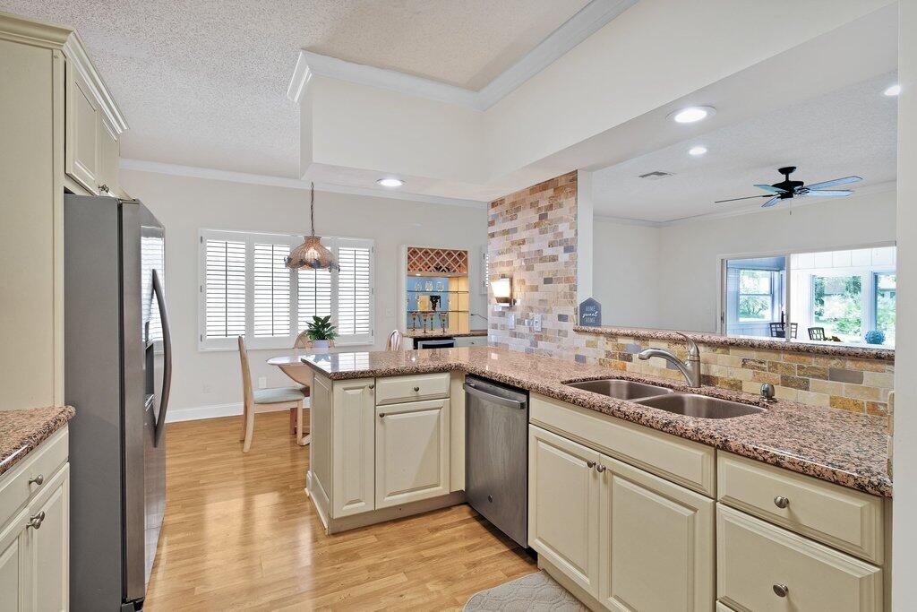 445 Tamarind Place