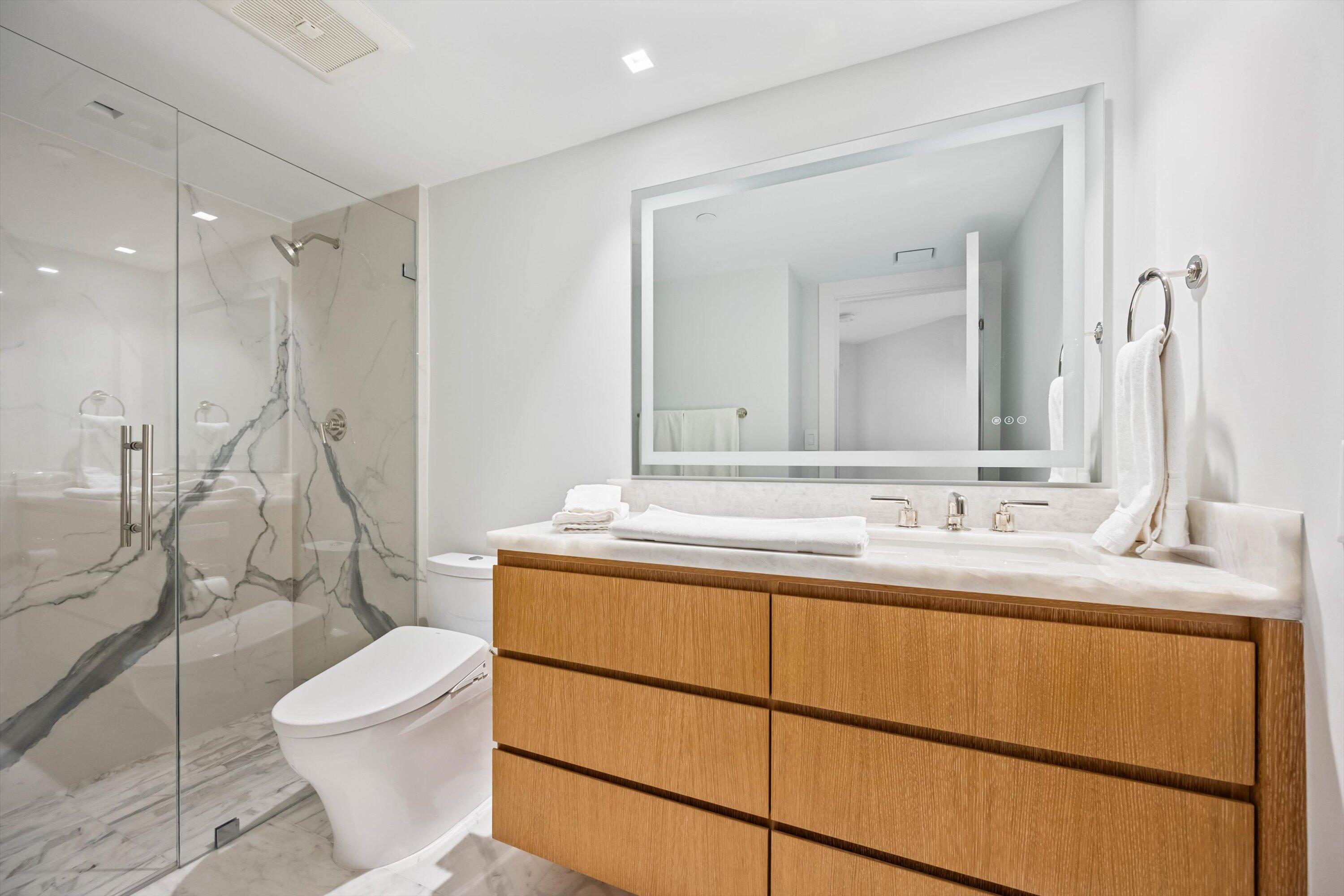 ENCLAVE OF PALM BEACH COND DECL FILED 2-12-85 IN - Residential