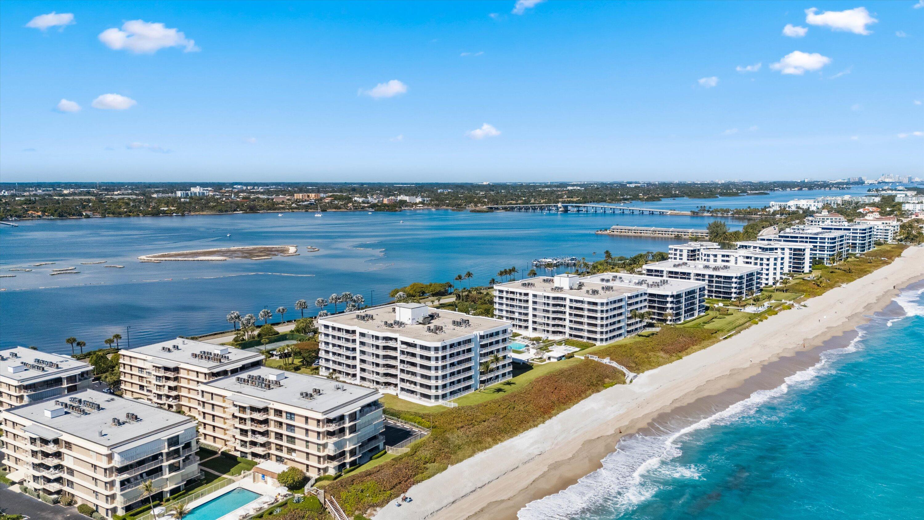 ENCLAVE OF PALM BEACH COND DECL FILED 2-12-85 IN - Residential