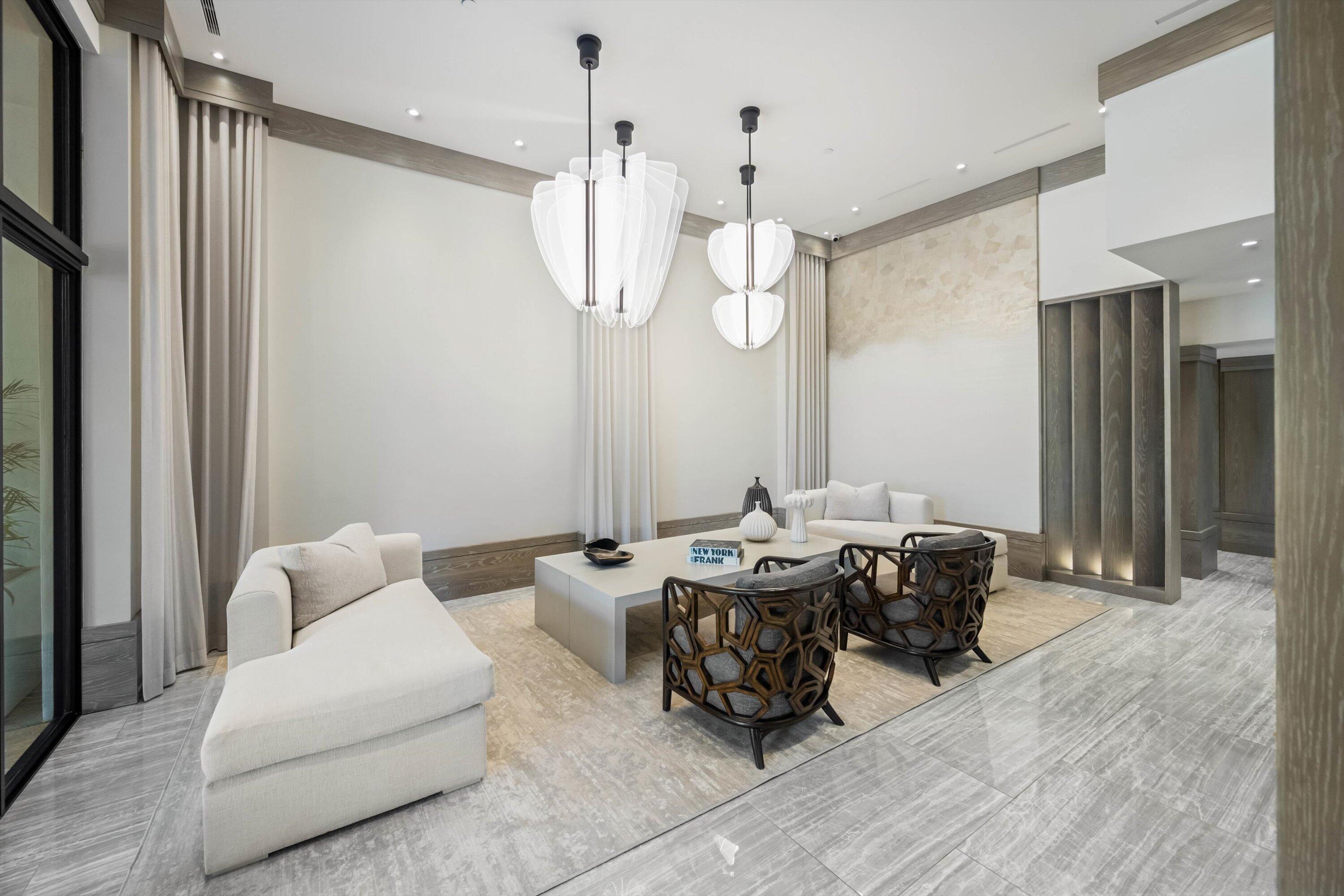 ENCLAVE OF PALM BEACH COND DECL FILED 2-12-85 IN - Residential