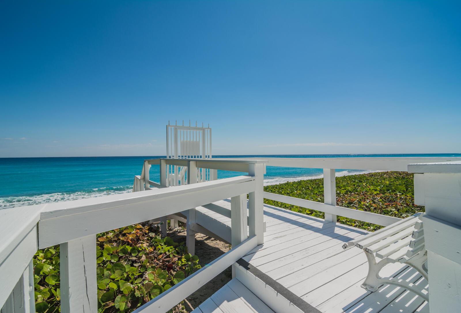 ENCLAVE OF PALM BEACH COND DECL FILED 2-12-85 IN - Residential