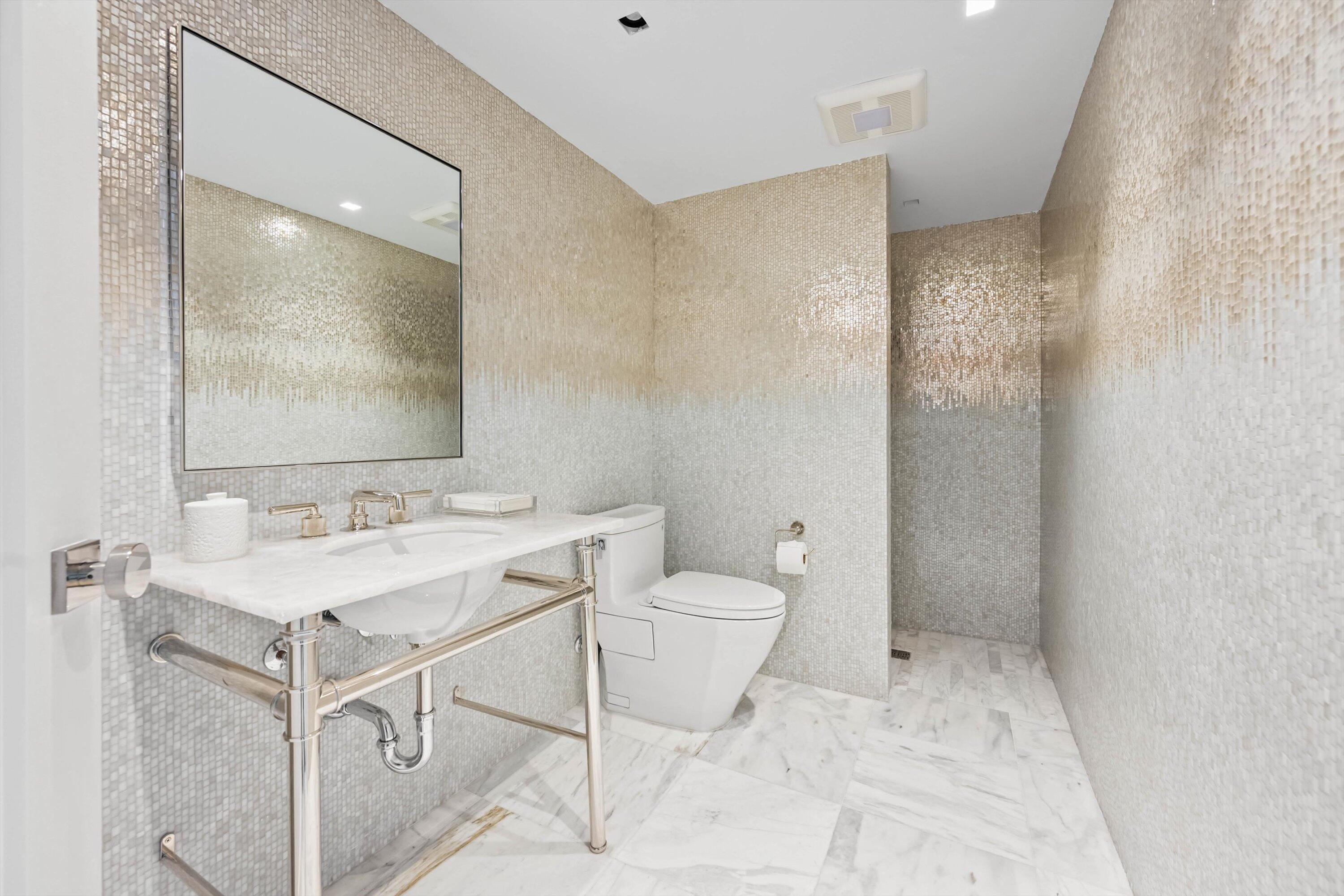 ENCLAVE OF PALM BEACH COND DECL FILED 2-12-85 IN - Residential