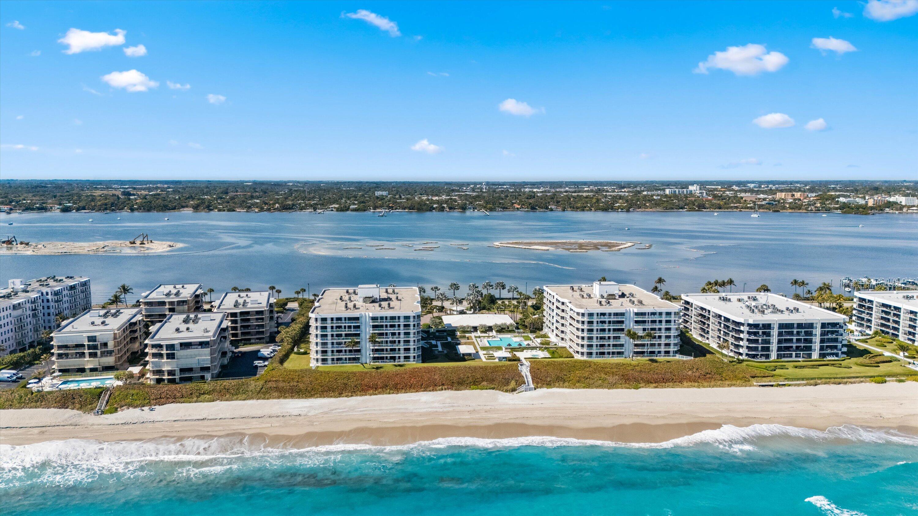 ENCLAVE OF PALM BEACH COND DECL FILED 2-12-85 IN - Residential