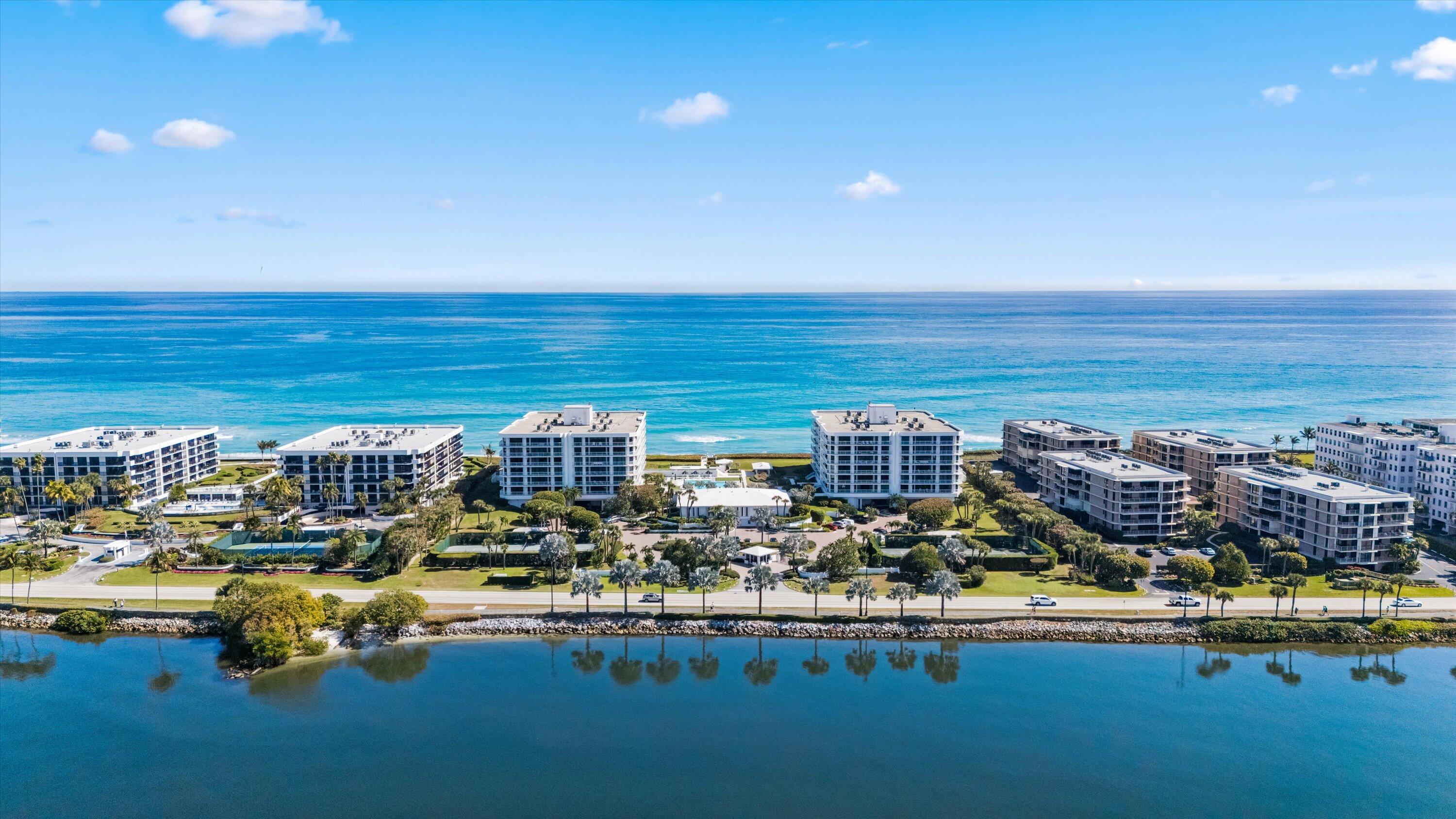 ENCLAVE OF PALM BEACH COND DECL FILED 2-12-85 IN - Residential