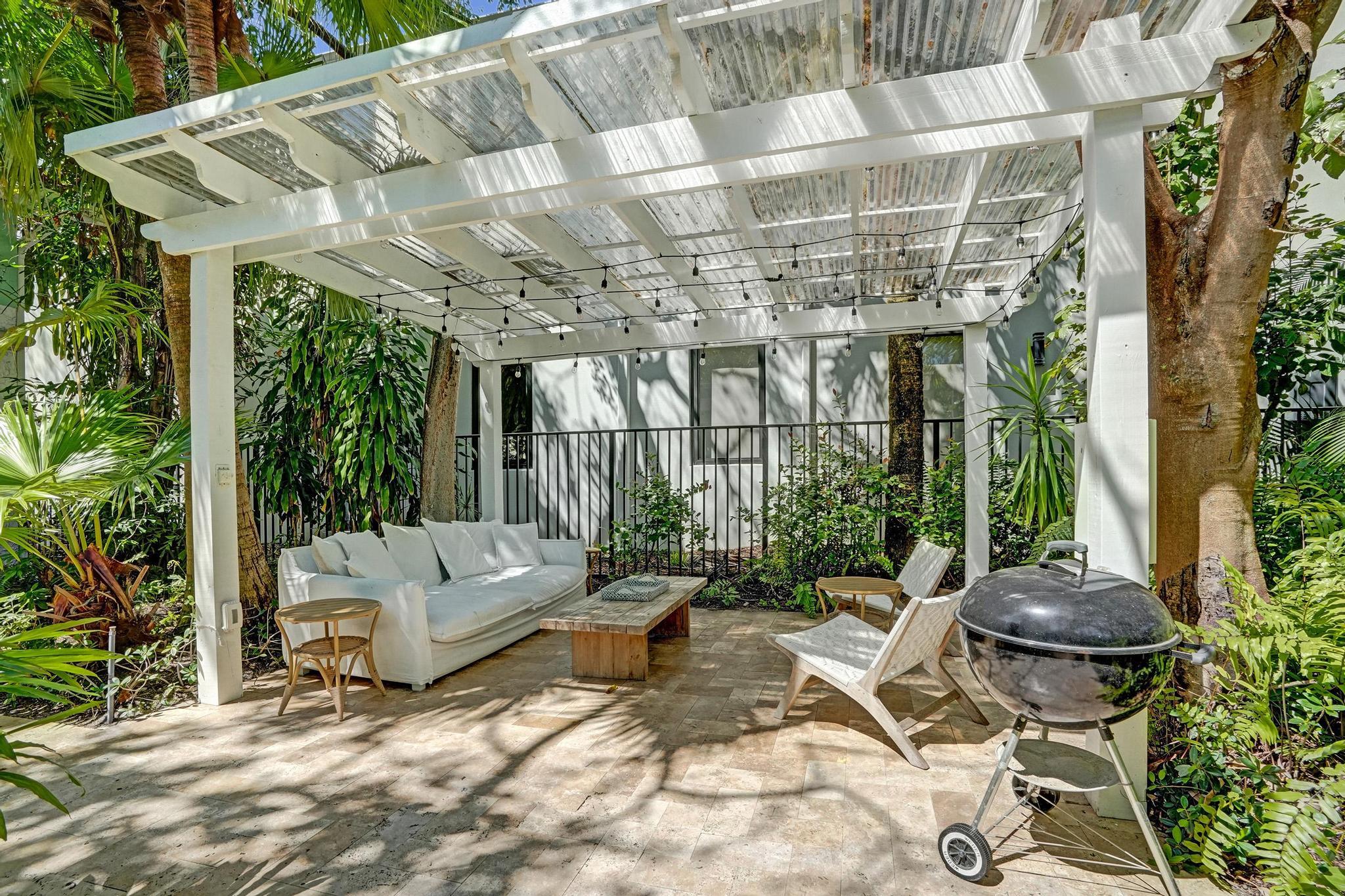 COLEE HAMMOCK - Residential