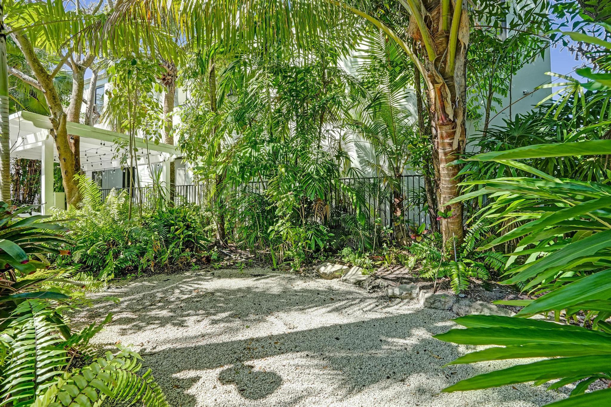 COLEE HAMMOCK - Residential