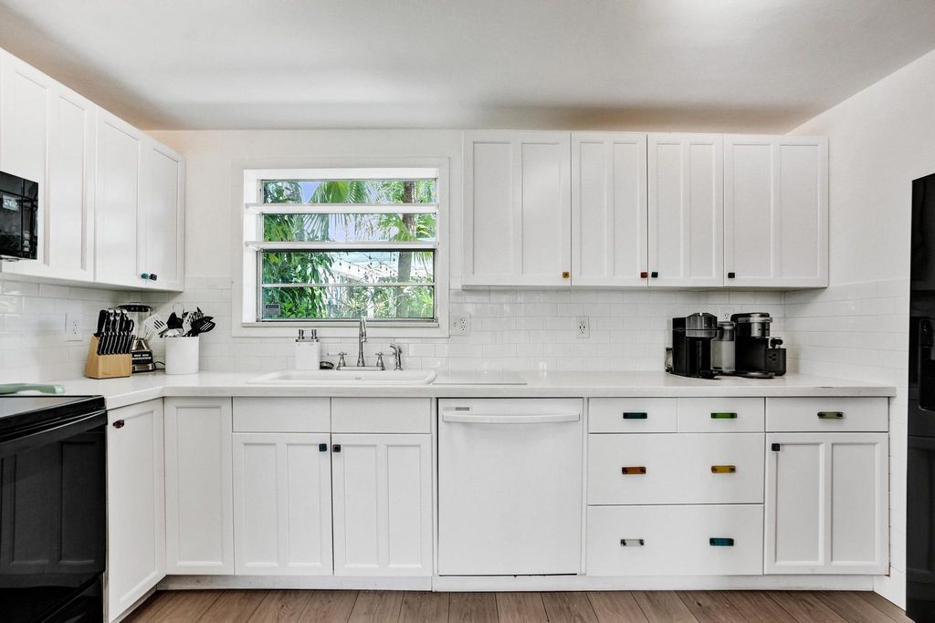 Photo of 1520 SE 1st Street, Fort Lauderdale, FL 33301 (MLS # B26008705)