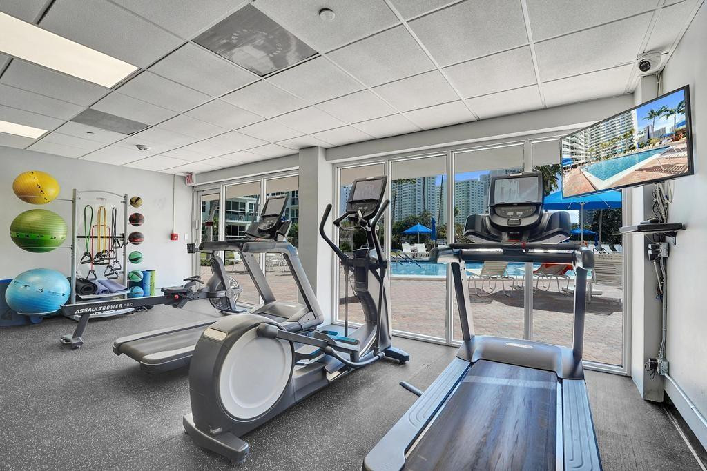 Coral Ridge Towers East - Residential