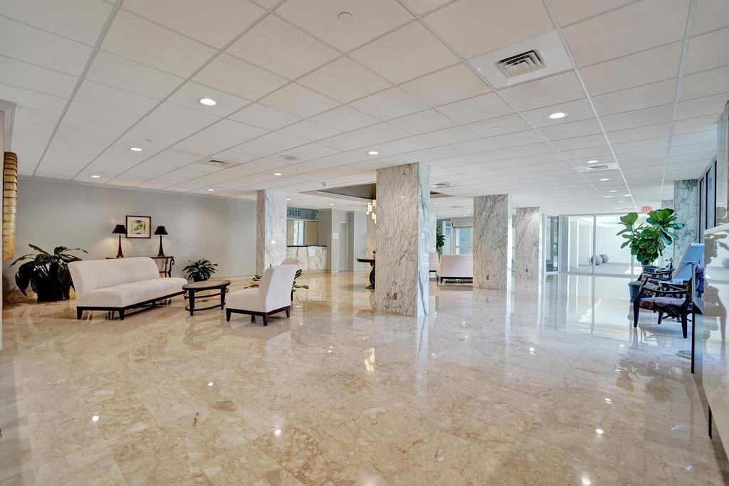 Coral Ridge Towers East - Residential