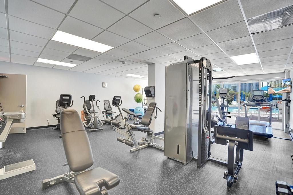 Coral Ridge Towers East - Residential